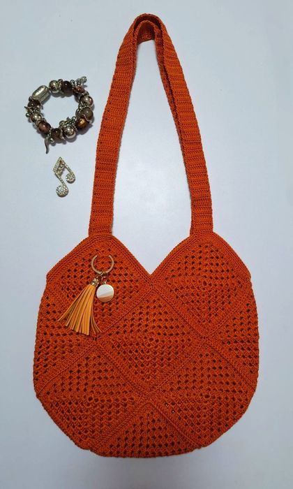 Malas em tricot feitas á mão