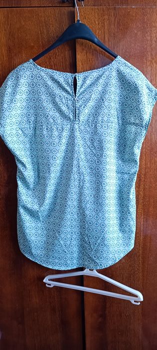 Футболка жіноча, поліестер, об'єм грудей 100 см