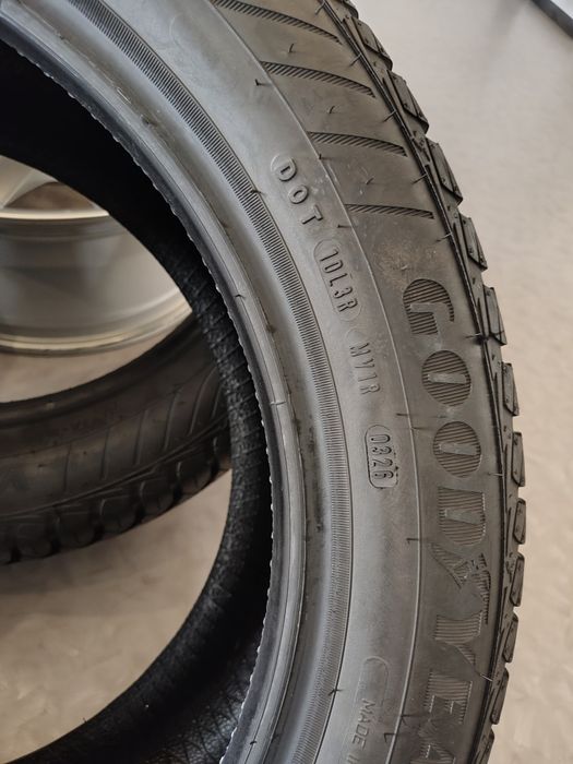 НОВІ  ШИНИ 215/55 17 Goodyear  всезезон