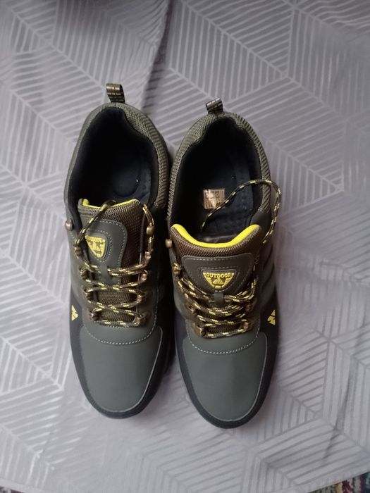 Чоловічі кросівки 45 р