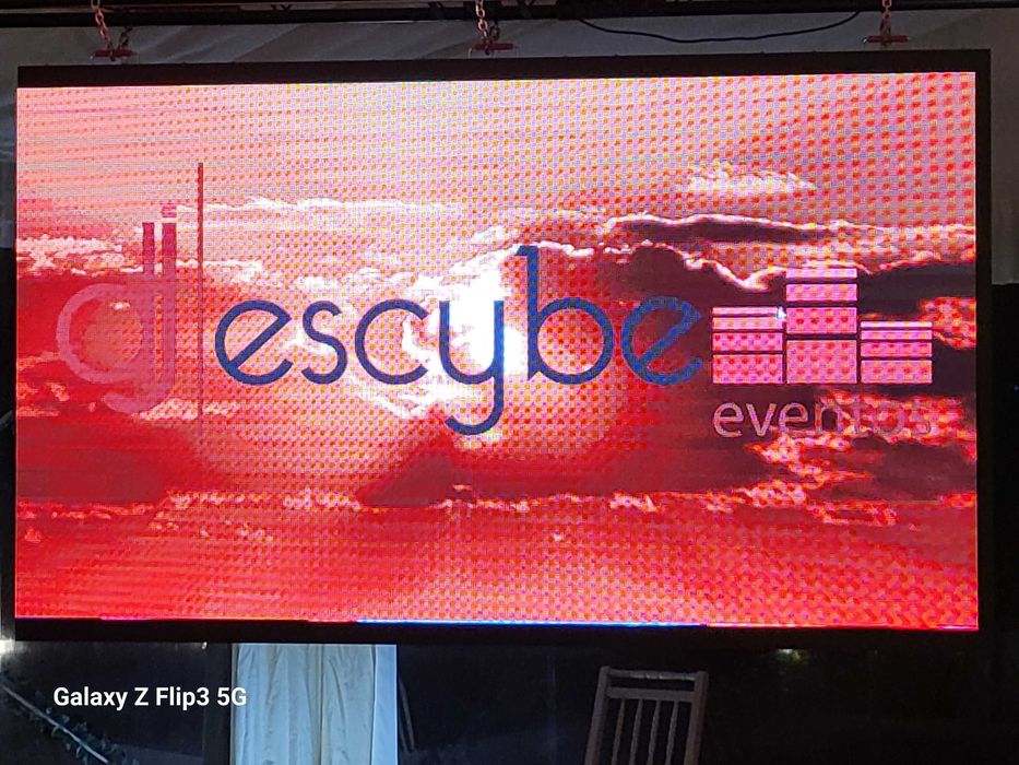 Baixa de Preço - Painéis de Leds P3.9 50x50 2,5mx1,5m como novos.