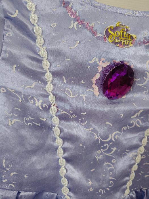 Sukienka i akcesoria na bal karnawałowy 104