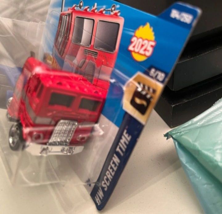 Optimus Prime Hot Wheels