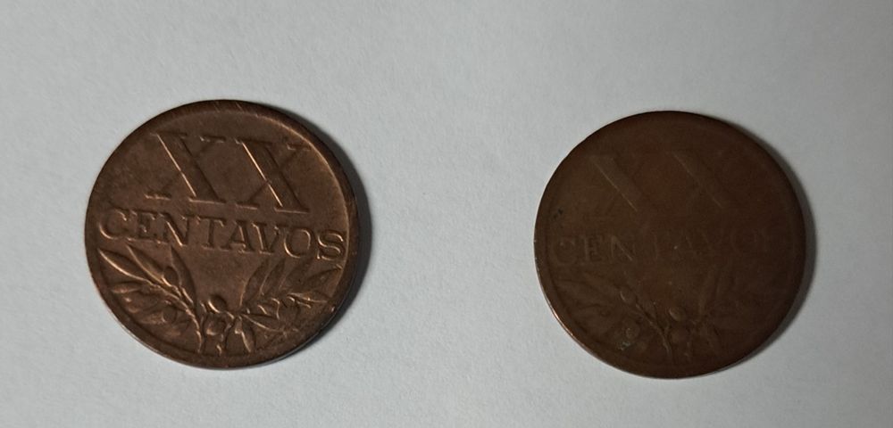 2 moedas de XX centavos 1942 e 1949.