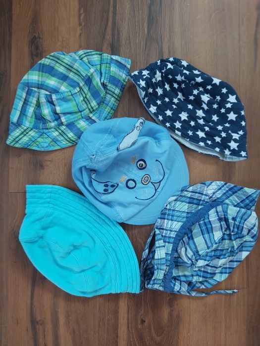 Paczka - Kapelusze czapki niemowlęce  5 szt
