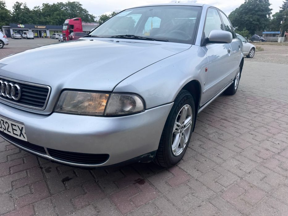 Продам ауді а 4 1996 року