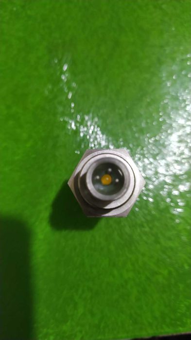 Индуктивный бесконтактный датчик