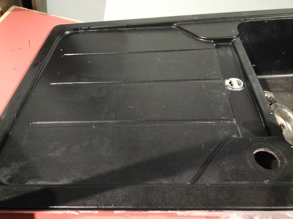 Banca de cozinha em bom estado precisando só de uma limpeza