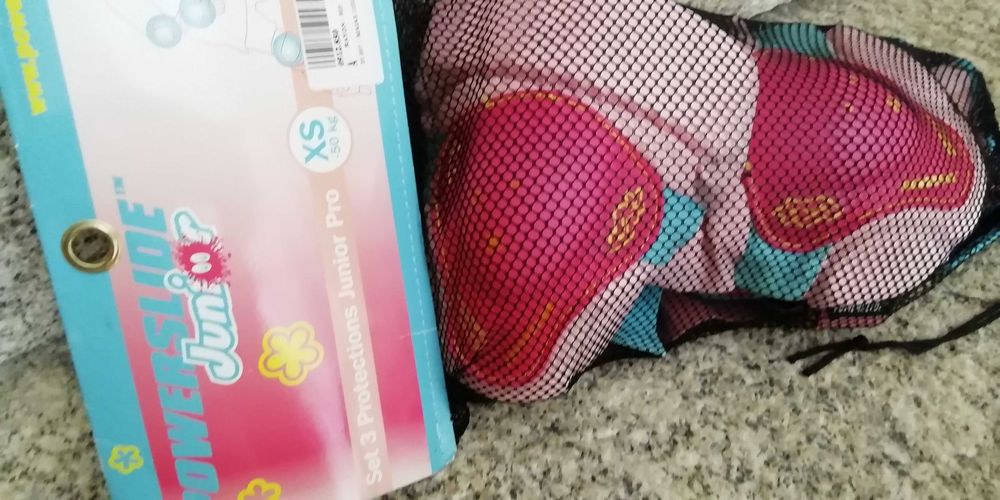 Patins em linha Decathlon com acessórios barbie