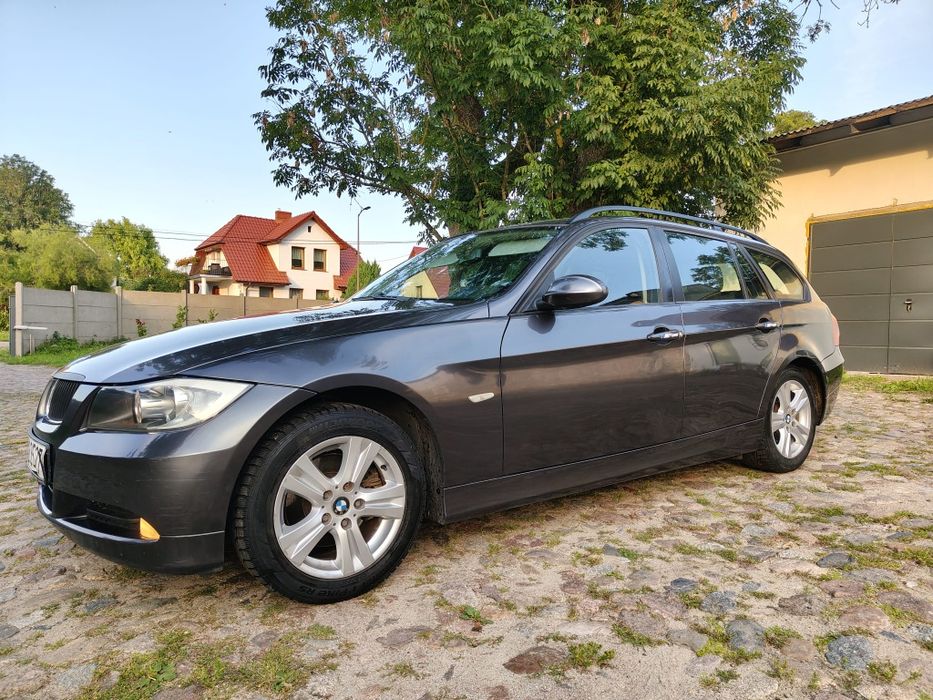 BMW 320i długie opłaty