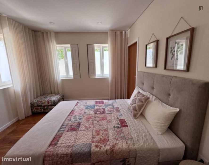 Quarto - localizado em Paranhos Porto