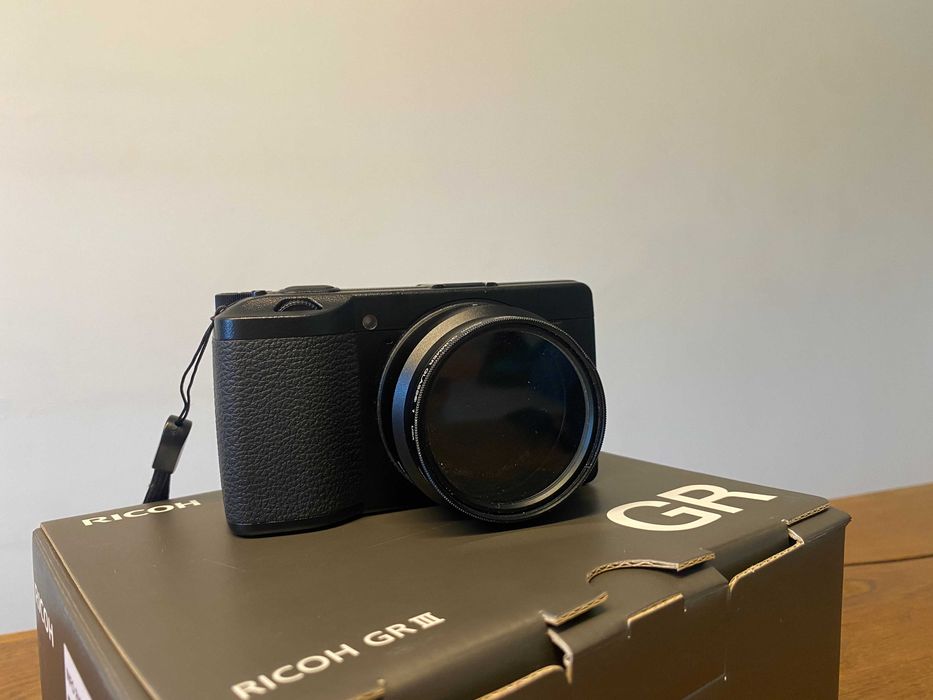 Ricoh GR III + acessórios