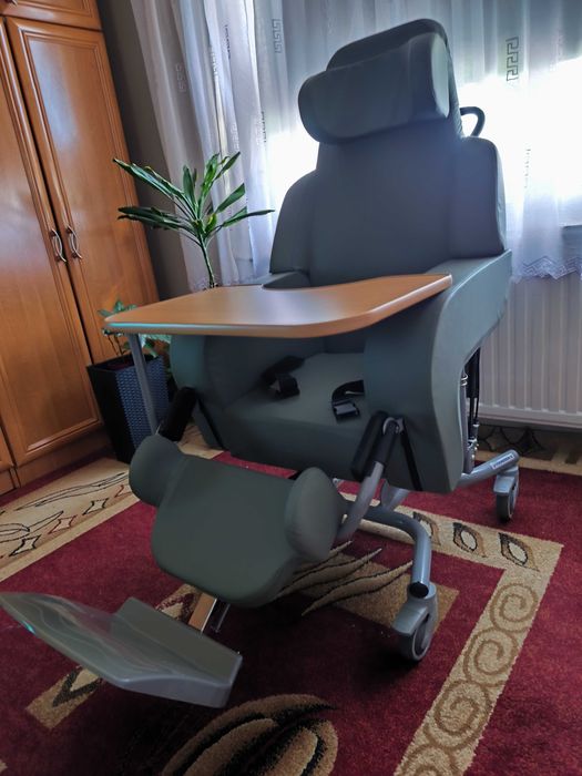 Fotel medyczny pielęgnacyjny dla seniora Vermeiren