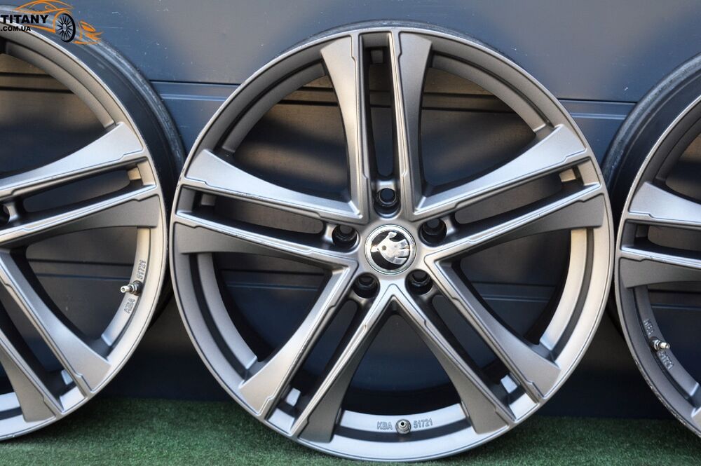 TEC AS4  R19 5x112 BMW G30 G20 G12 G11 F39 F48 G80 G22 G23 G26