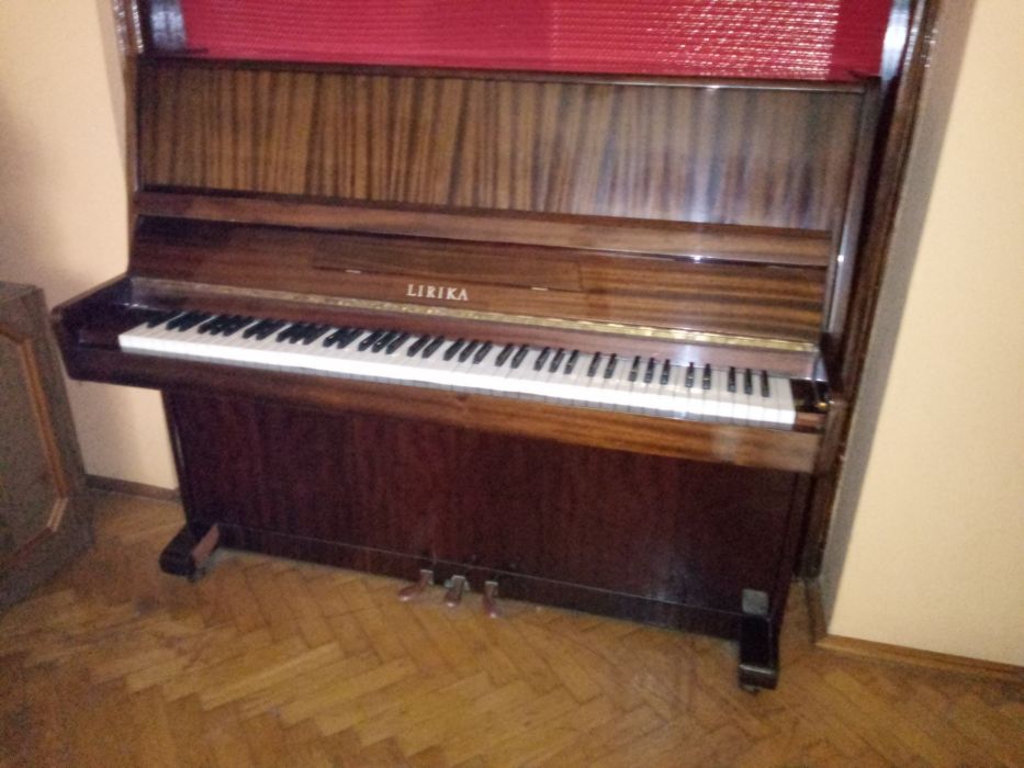 Używane pianino LIRYKA