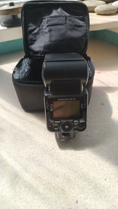 Продам фотовспышку  Nikon SB-700