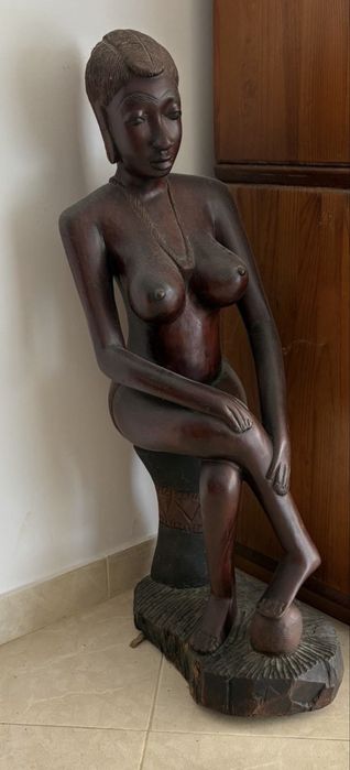 Figuras em madeira