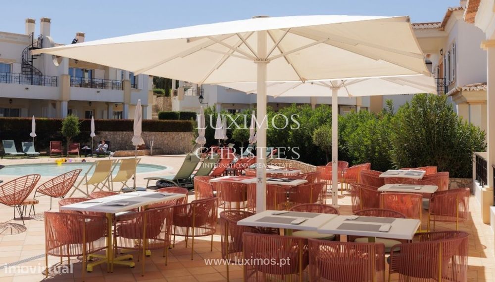 Moradia V2 mobilada e com jardim para venda em Salema, Algarve