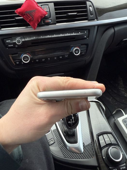 Продам Iphone 11 128 GB White 72% акб с трещиной на екране