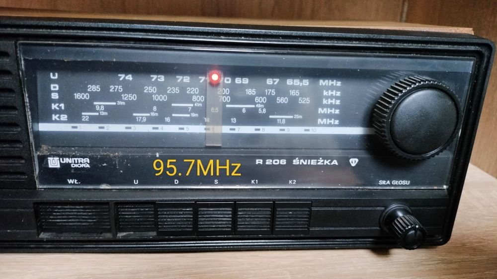 Radio Unitra śnieżka r 206 przestrojona na nowy UKF