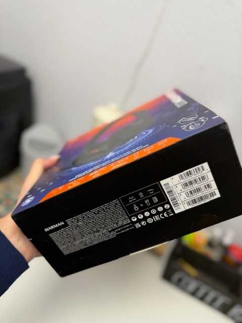 Nowy wokółuszny zestaw słuchawkowy JBL Quantum 200