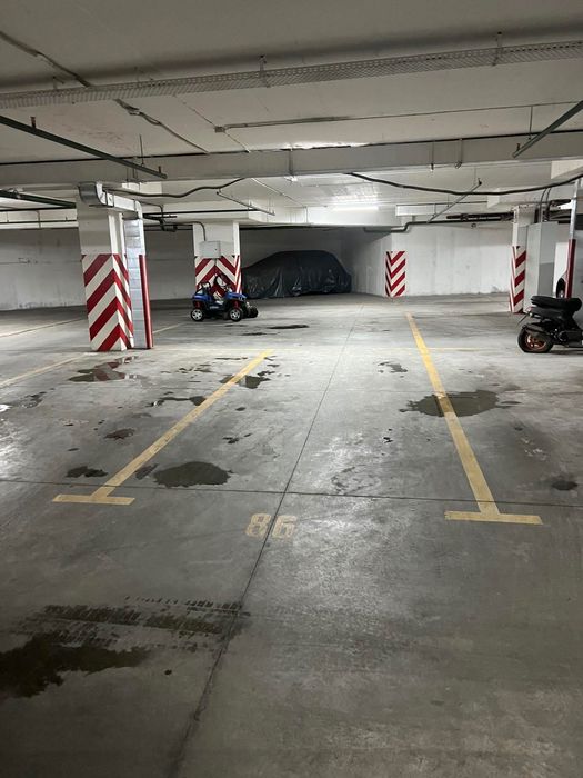 Продаж гарного власного паркувального місця Сонячна Брама