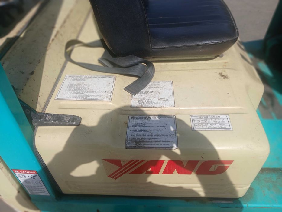 Vendo Empilhador YANG FG15 a GPL
