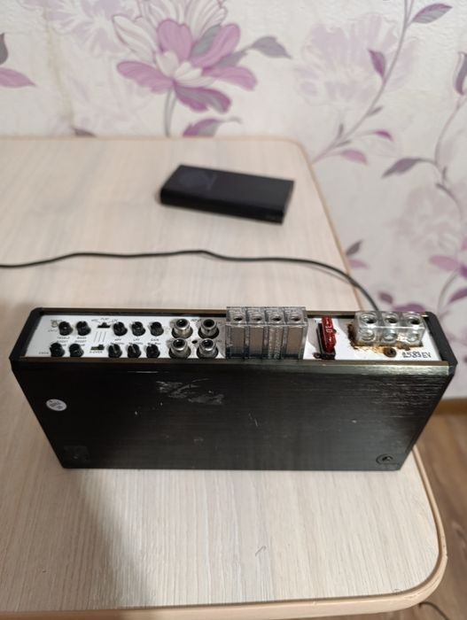 Автомобільний підсилювач звуку Skylor Digital DG-4070.