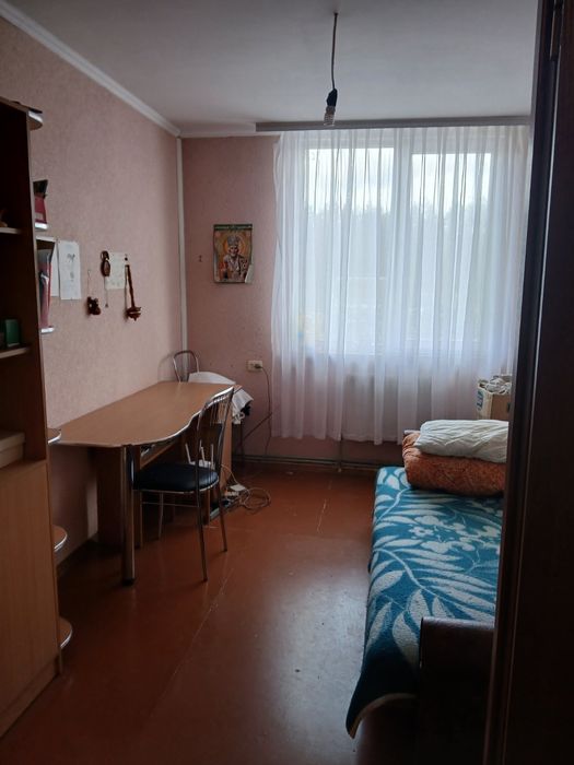 Здається будинок,кінець Богунії,для 3-5 чоловіків.