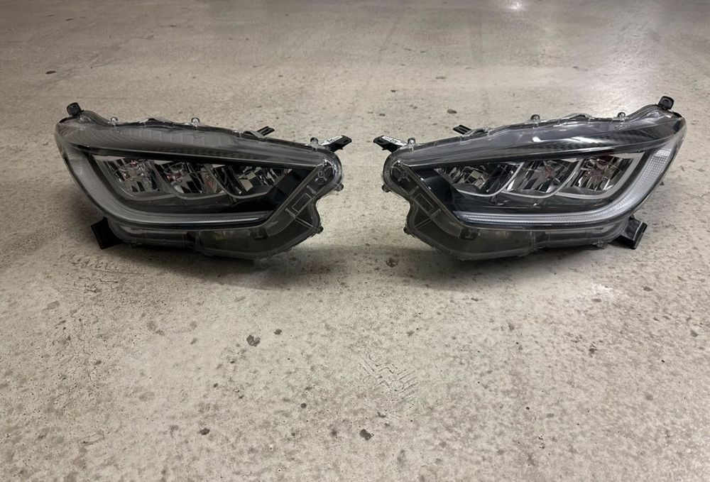 Par farois Toyota yaris 2021