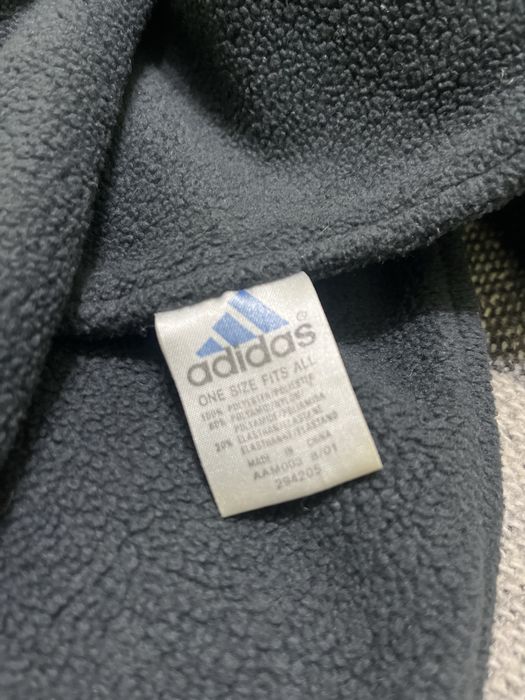 Adidas , флісовий шарф графітового кольору