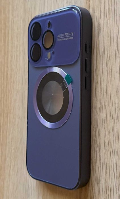 Etui iPhone 16 Pro MagSafe z osłoną aparatu / fioletowe
