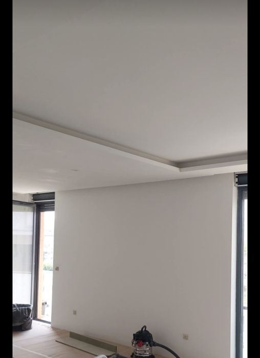 Trabalho com pladur, pinturas, piso frutuante e remodelações em geral.