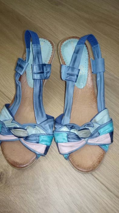 Sandałki koturny 38Di fontana