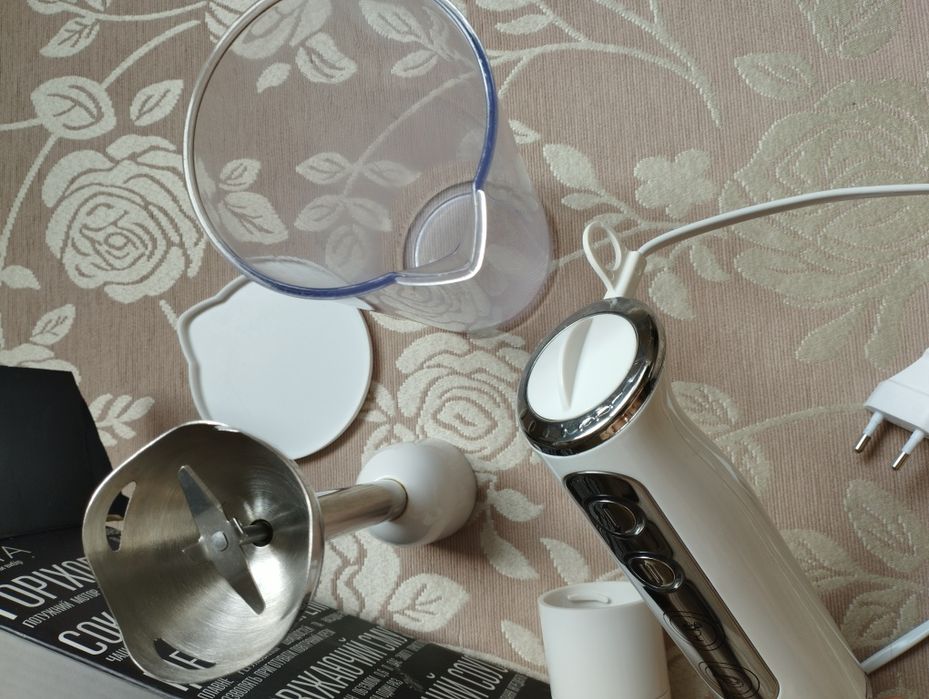 Блендер Mirta BL-2675W, 700Вт