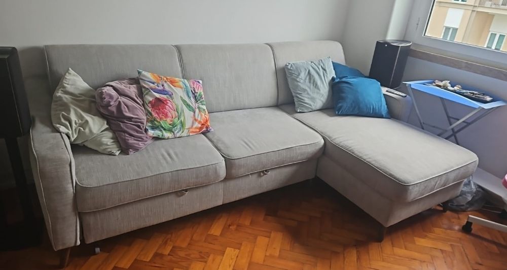 Sofa cinza claro chaise longue