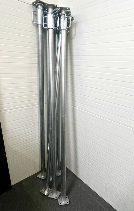 Escoras metálicas em aço galvanizado (novas)