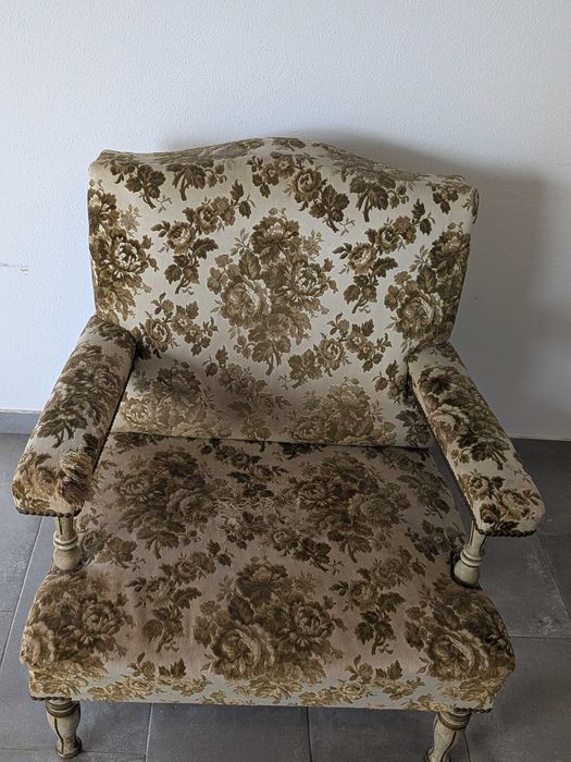 Cadeirão Vintage Estofado – Estilo Clássico