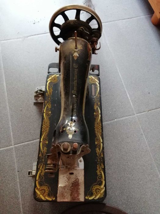 Máquina de costura Singer antiga