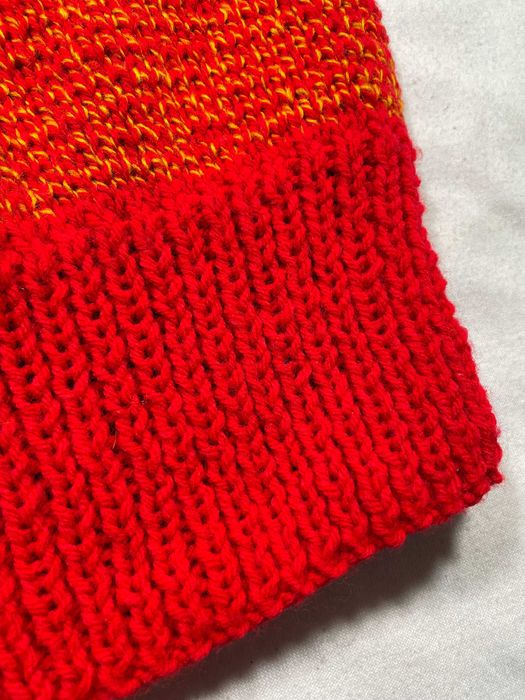 Tęczowy sweterek handmade S