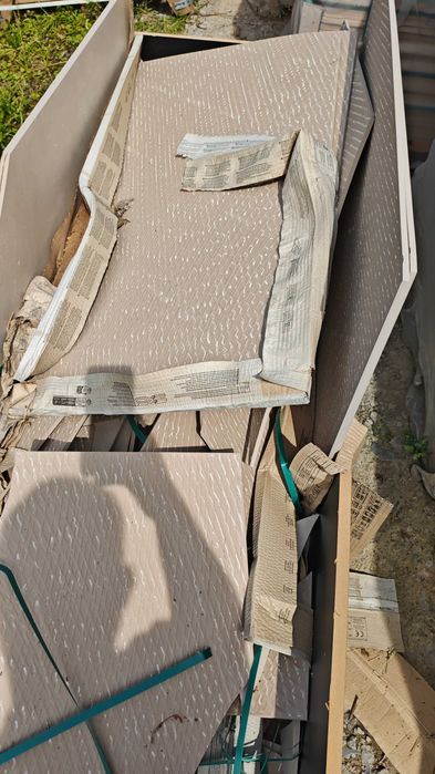 Oddam za darmo płytki gresowe 25 m2