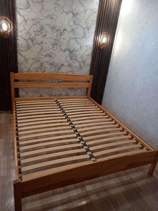 Продам двуспальне ліжко (кровать) 160 на 200 недорого