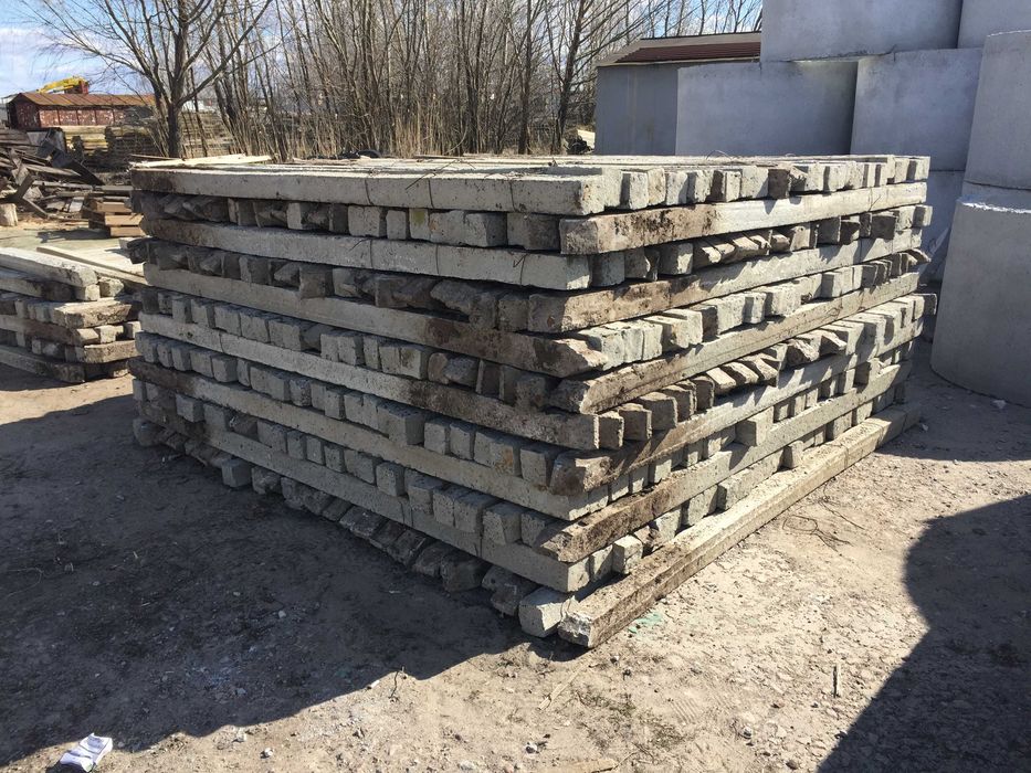 Стовпчики бетонні, Виноградні стовпці, стовпи для паркану