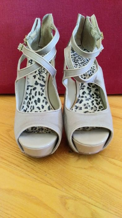 Buty na obcasie QUPID