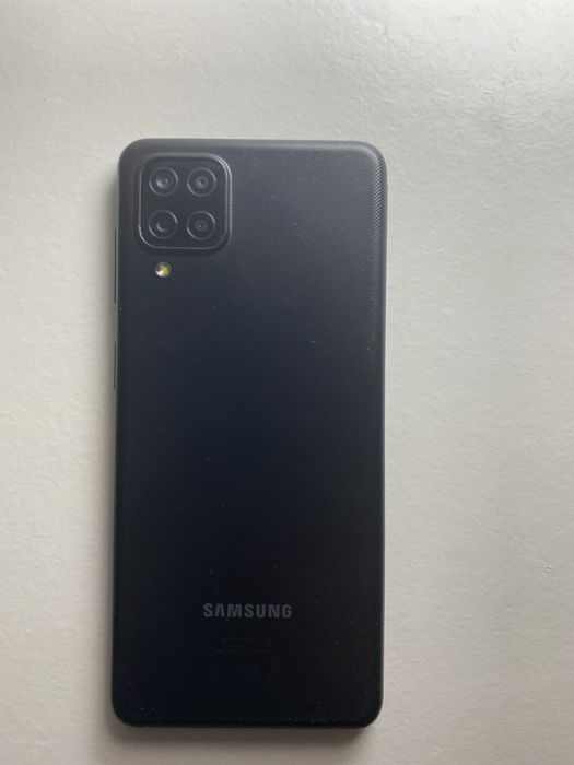 A Galaxy a 12 !!!