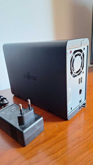 NAS Server Fujitsu Celvin Q700 com 2 discos de 1TB