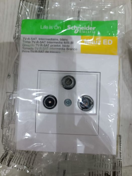 Tomadas TV e rede Schneider64873970316289120