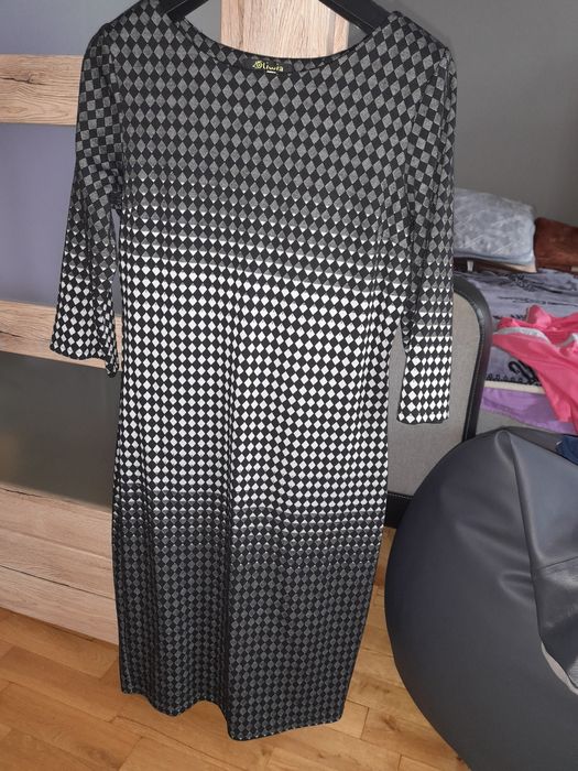 Sukienka szaro czarna