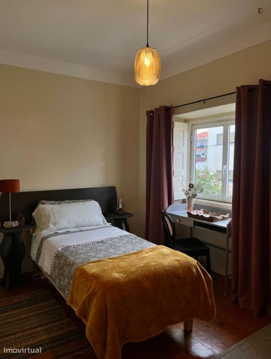 Quarto - localizado em Ajuda Lisbon
