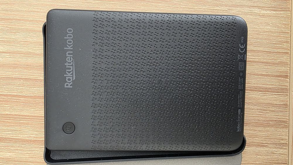 Kobo B&W (ereader) + Capa